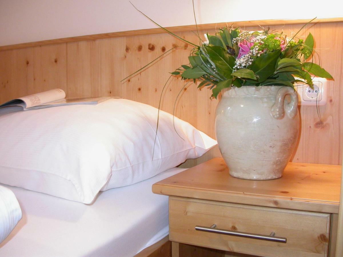 Hotel Gasthof Koenig Kremsmünster エクステリア 写真