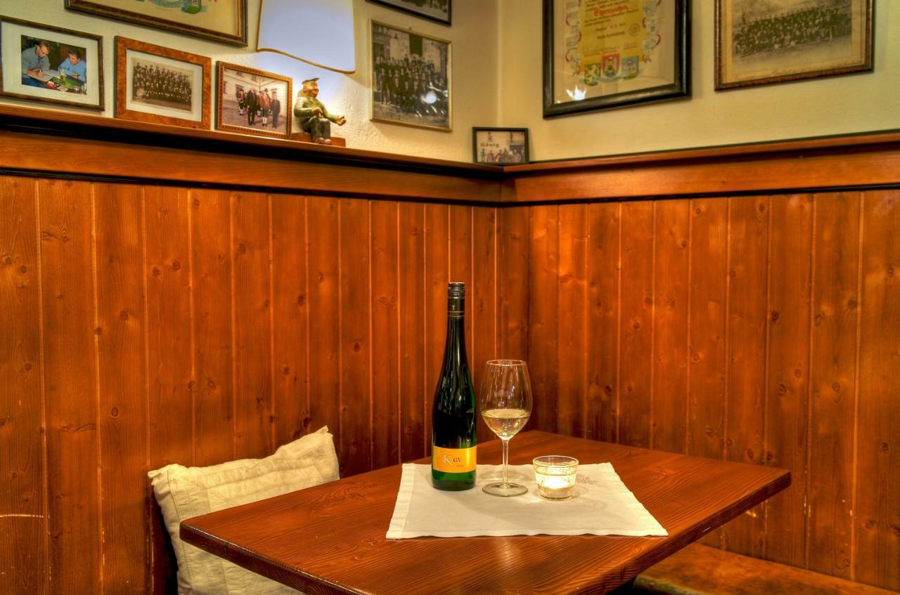 Hotel Gasthof Koenig Kremsmünster エクステリア 写真